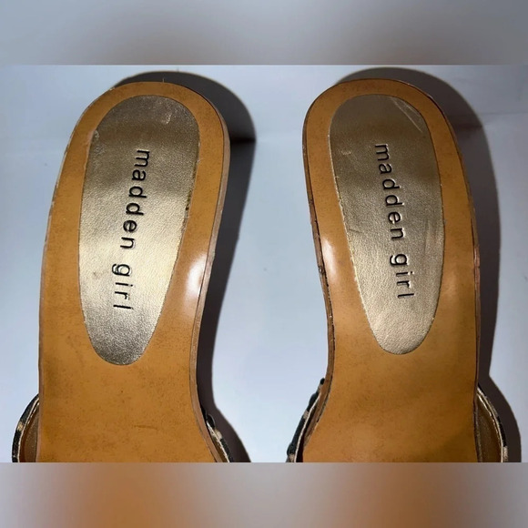 Madden Girl, Kizzez, 8, open toe 3.75”clog , stud animal print, 3D black flower - Picture 5 of 12